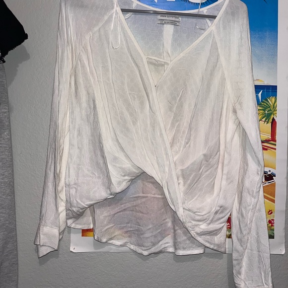 Long sleeve top, size small - Picture 3 of 3